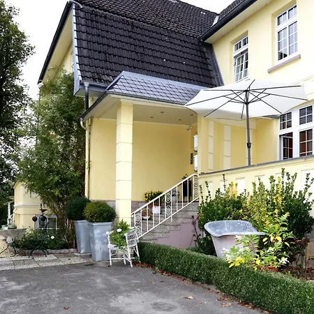 Stilvolle Ferienwohnung Mit Garten In Bad Pyrmont アパート *