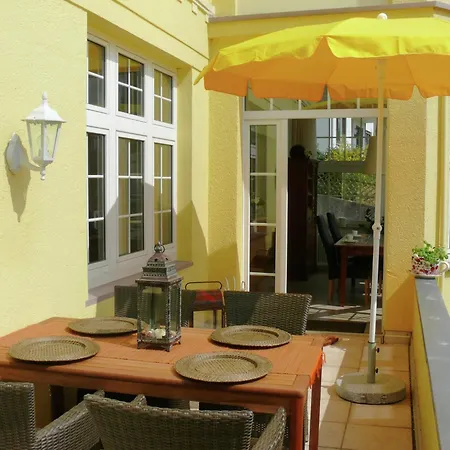 アパート Stilvolle Ferienwohnung Mit Garten In Bad Pyrmont バート・ピルモント