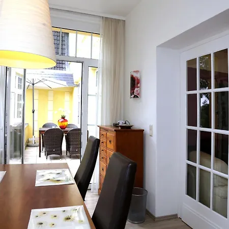 アパート Stilvolle Ferienwohnung Mit Garten In Bad Pyrmont バート・ピルモント
